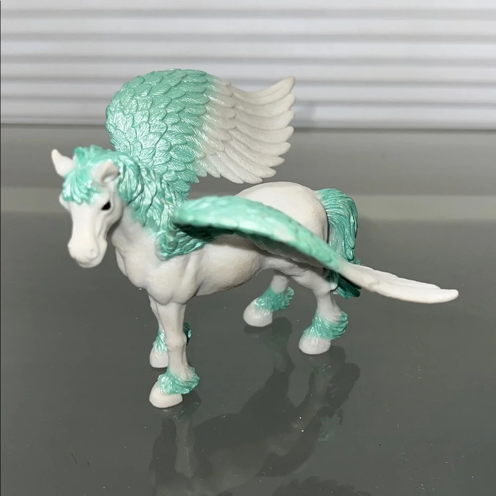 🦄Fantasy Lot of 2 Unicorns Horse Pegasus Winged Horse by Papo & Schleich Bayala